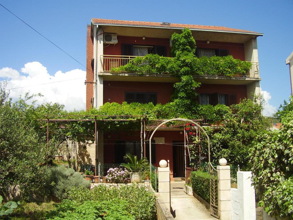 Apartments Srhoj สตารีกราด ภายนอก รูปภาพ
