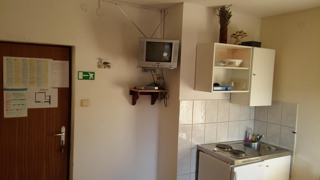 Apartments Srhoj สตารีกราด ภายนอก รูปภาพ